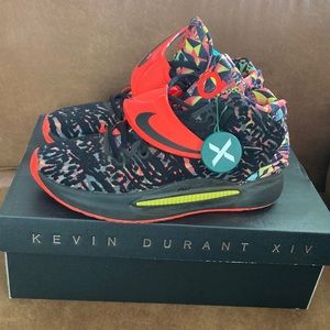 Mens Kevin Durant xiv size 7